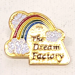 Pin The Dream Factory Colorido Arco Iris Nubes Blancas Hinchadas Pinback Dorado Haz Deseo - Imagen 1 de 4