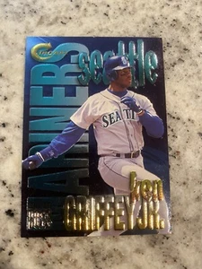 MINT 1997 FLEER CIRCA SUPER BOSS KEN GRIFFEY JR #6 PARALLEL INSERT - Picture 1 of 3