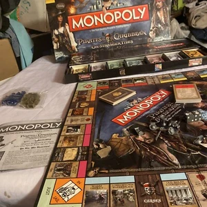Fluch der Karibik Monopoly On Stranger Tides Collector Ed Disney Komplett - Bild 1 von 6