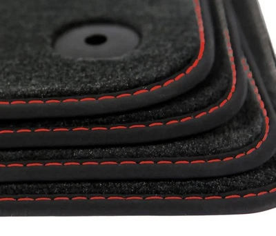 Alfombrillas de terciopelo para Audi A5 y S5-Sportback modelo F5A costuras rojas (2018-2024) Foto 1 de 4