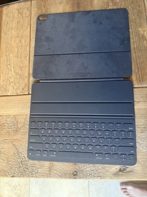 Genuine Apple A2039 Smart Keyboard for iPad Pro 12.9"  3rd,4th,5th,6th Gen - Image 1 of 2