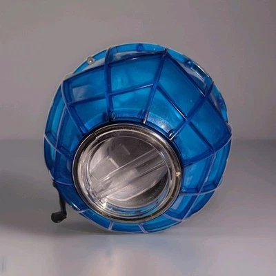 Máquina de helados Mega Ball Play and Freeze azul ligeramente usada. Foto 1 de 3