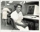 1988 Press Photo Grace Hinton in the computer room at CPCC's Able Center