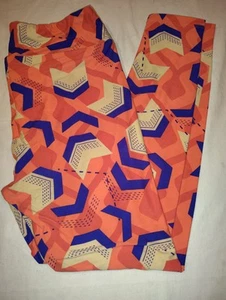 LuLaRoe Leggings Tall And Curvy NWOT Pink Floating Chevron Symbols NEW T&C - Picture 1 of 3