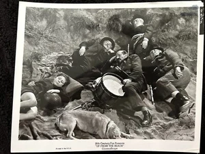 UP FROM THE BEACH-1965-8X10 PROMO STILL-CLIFF ROBERTSON-ROTE KNÖPFE-KRIEG-FN/VF - Bild 1 von 3