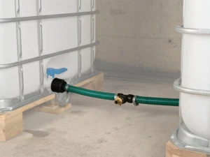 Raccordo serbatoio IBC "Tubo" per 2 serbatoi opposti senza rubinetto di intercettazione - Foto 1 di 4