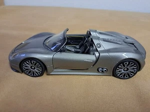 Porsche Modellauto – Porsche 918 Spyder grau 1:24 (27) - Bild 1 von 1