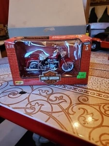 Maisto 1962 FLH Duo Glide Harley Davidson 1:18 Motorcycle Series 5 Hard to find - Picture 1 of 3