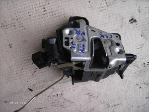 Cerradura puerta delantera derecha mercedes-benz w208 2087200235 - Imagen 1 de 1