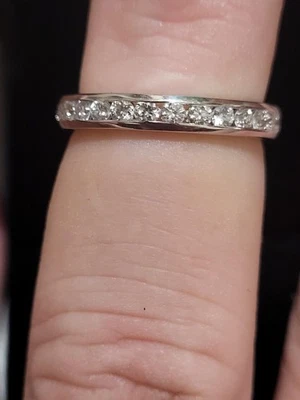 BANDA DE BODA O ANIVERSARIO MUJER 14K TODOS REALES 14 DIAMANTES .42 (PARA SIEMPRE) GRABADOS Foto 1 de 4