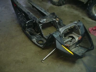 ski doo chassis 2005 mach z 1000 SDI - Image 1 of 4