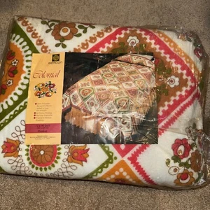 Beacon Blanket Red Floral 90x72 Polyester Acrylic Nylon Satin Trim USA VTG BOHO - Picture 1 of 7