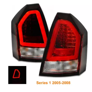 Luces traseras a rayas LED 3D rojas transparentes para CHRYSLER 300C sedán serie 1 05-08 - Imagen 1 de 3