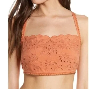 Free People Movement Cassandra besticktes Neckholder-Crop-Top mit Ösen pfirsichfarben Gr. M h2 - Bild 1 von 6