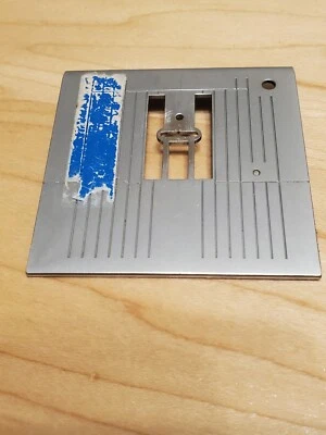 Bernina 缝纫机 1630 Inspiration Plus 仅喉盘 — 第 1/3 张图片