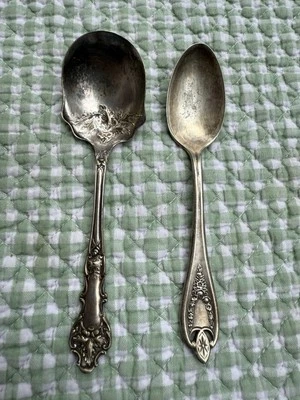 1847 Rogers Bros. Unmatching Set Of 2 lot Silverplate Silver Spoons Art Nouveau - Image 1 of 4