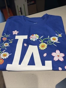 Camiseta Takashi Murakami Fanatics LA Dodgers Talla S Azul Kanji AUTÉNTICA NUEVA CON ETIQUETAS RÁPIDA - Imagen 1 de 4