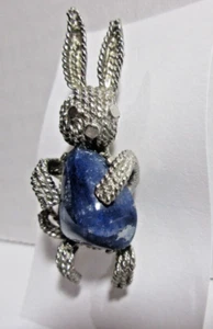 Orejas largas de conejo tono plateado aspecto de alambre pepita azul cabujón vientre 2"T X 1" W - Imagen 1 de 4