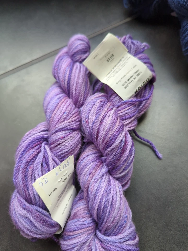 Комплект из 2 шерстяных крепов Koigu Kersti Merino 50 г/114 ярдов каждый вес DK K 439 24 - Изображение 1 из 1