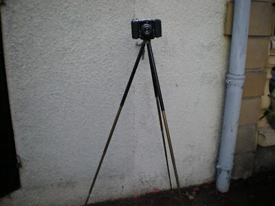 ancien appareil photographique a soufflet (ZEISS IKON)avec son trépied - Photo 1/4
