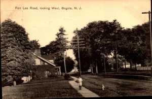 VINTAGE EARLY 1900's postcard-FORT LEE ROAD -LOOKING WEST BOGOTA NJ -BK60 - Picture 1 of 2