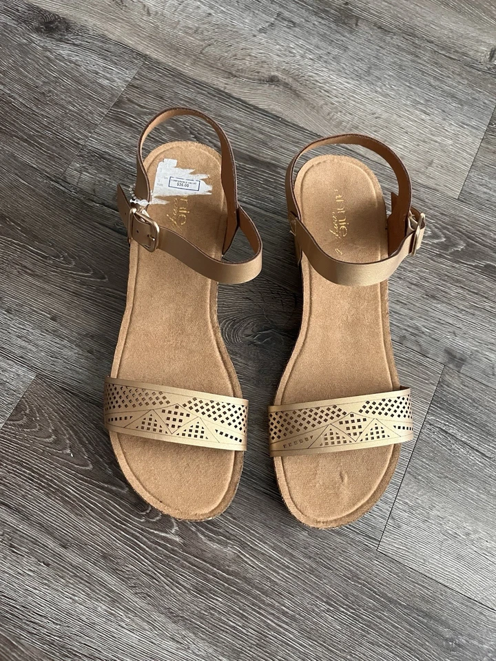 Annie Comfort 女式 11M 码金色黄色绑带楔形凉鞋 — 第 1/4 张图片