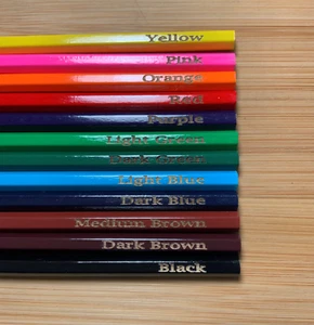 Lápices daltónicos multilingües disponibles en 21 idiomas. - Imagen 1 de 5