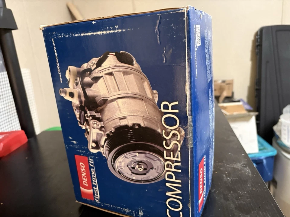 Compresor de aire acondicionado Denso 471-8124 para camioneta F350 F550 F250 F450 con embrague Ford Foto 1 de 2