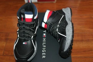 NWT BOYS TOMMY HILFIGER SZ 9 BOOTS TRAIL STRAP - Picture 1 of 4
