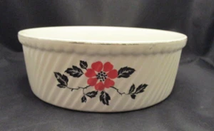 Hall's Superior Kitchenware Red Poppy Fluted Casserole - Imagen 1 de 6