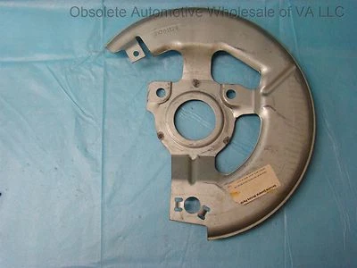 Pontiac 1969 1970 placa de respaldo de freno de disco protector contra el polvo derecha derecha GM 5470487 NOS Foto 1 de 4