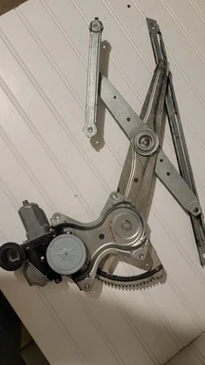 REGULADOR VENTANA DELANTERA 10-15 LEXUS RX450H 3.5L 4X4 AL LADO DEL PASAJERO  Foto 1 de 3