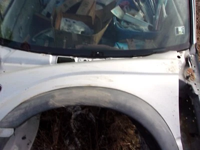 Guardabarros delantero derecho Toyota Tacoma 2002 Foto 1 de 2