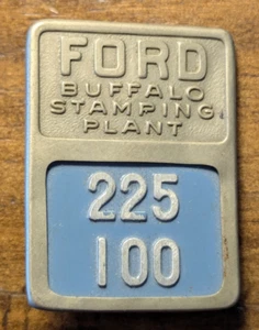 Vintage Ford Buffalo Stamping Plant Employee Badge Pin Back Pinback - Bild 1 von 4