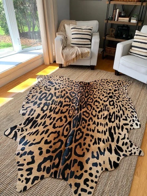 Alfombra de cuero de vaca leopardo tamaño promedio: 7,5X6,5 pies estampado de jaguar en alfombra de cuero de vaca real Foto 1 de 4