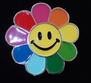 NEAT SMILEY FACE RAINBOW COLORED SUNFLOWER BELT BUCKLE NEW - Picture 1 of 2