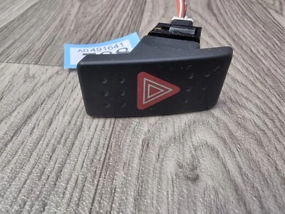 Suzuki SX4 2006-2012 hazard waring switch - Image 1 of 4