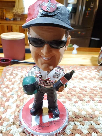 Bobby Labonte Nascar #18 The COCA-COLA RACING FAMILY Collectible Figures VGC Cover