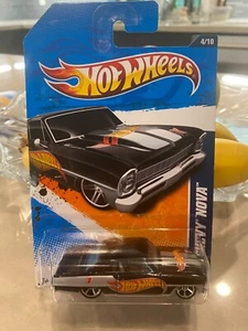 2011 Hot Wheels 154 Hw Carreras 4/3m66 Chevy Nova Negro W/ Old Hw Logo W/ MC5 Sp - Imagen 1 de 1