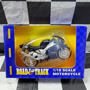 2003 MAISTO ROAD & TRACK 1:18 Blue Silver 2001 YAMAHA YZF1000 EXUP DELRBOX II - Picture 1 of 3