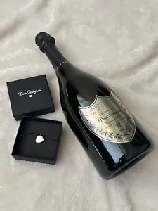 Dom Pérignon Champagne Shield Logo Bracelet / Wine Bottle Tag. NEW in Box - Picture 1 of 5