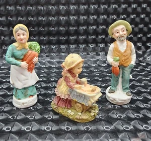 Set statuette 3 pezzi porcellana - Foto 1 di 16