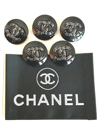 Chanel Vintage Button Set of 5 Size 20 mm Black and Label - Image 1 of 4
