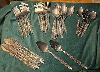 42 PIECES VNT. ECKO ETERNA KODIAK STAINLESS STARBURST PATTERN SILVERWARE KOREA - Image 1 of 4