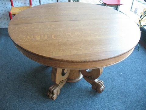 ANTIQUE  OAK   TABLE  LION CLAW  FEET    CENTER  POST   VERY EARLY 1900's  NICE Cover
