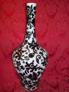 Glossy Black and Matte White Vase. RED VANILLA BRAND. LOOKS LIKE PEKING STYLE. - Picture 1 of 6