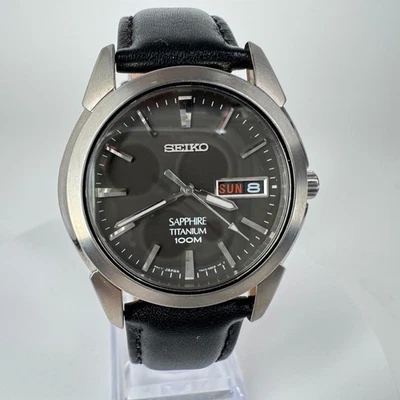 Seiko Watch Men Titanium Sapphire 38mm Black Dial Silver Tone Daydate 7N43-0AS0 - Image 1 of 4