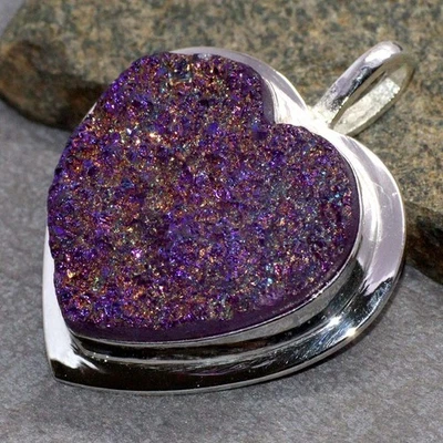 Colgante corazón druzy titanio púrpura acabado fino piedras preciosas tamaño 1,8" GW Foto 1 de 3
