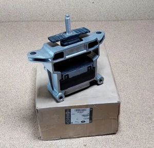 LAND ROVER ENGINE MOUNT DISCOVERY SPORT 20 ON RANGE ROVER EVOQUE 2.0L LR128245 - Picture 1 of 4