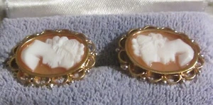 ITALY 18 K gold cameo screw back earrings. 6.4g - Picture 1 of 6